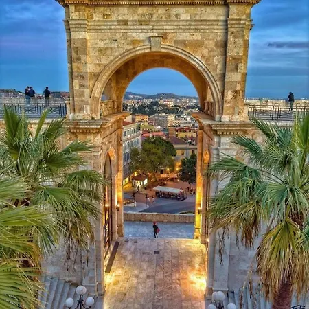 Elegante Dimora Nel Centro Storico Di Cagliari * Cagliari