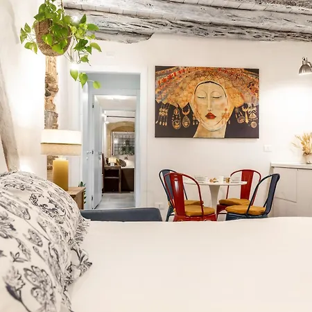 Elegante Dimora Nel Centro Storico Di Cagliari Appartement
