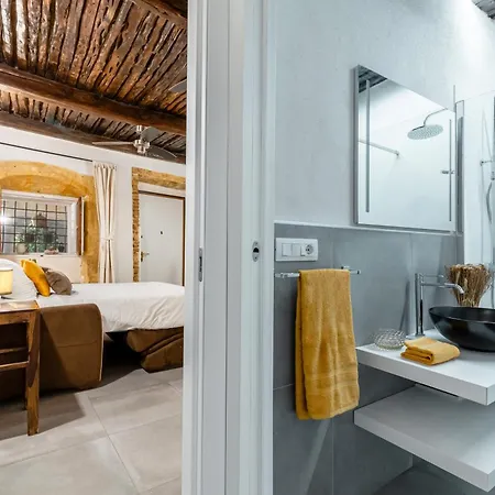 Elegante Dimora Nel Centro Storico Di Cagliari Appartement *